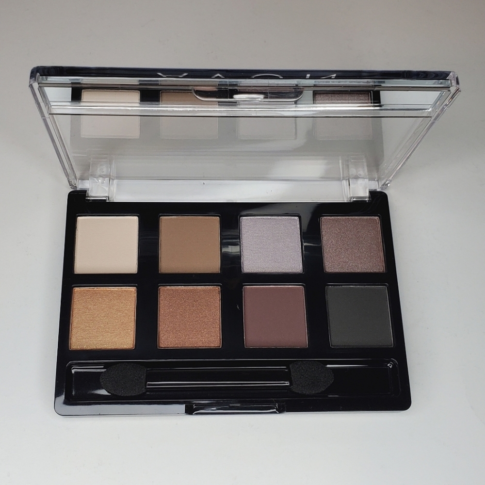 Avon True Color 8-in-1 Eyeshadow Palette in Not So Neutral